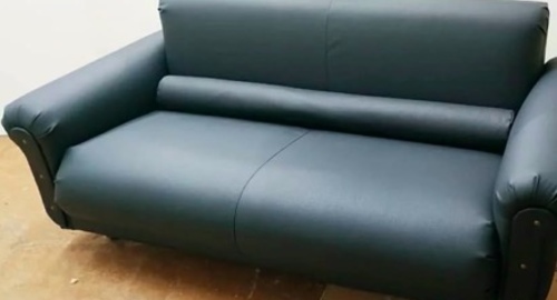 Как перетянуть диван своими руками?